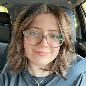 Meet your Posher, Caroline